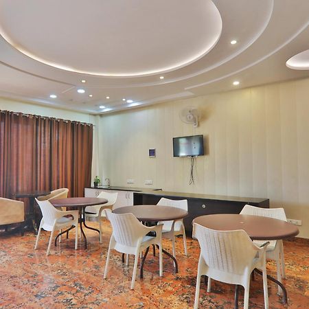 Hotel Aarya Лакхнау Екстер'єр фото